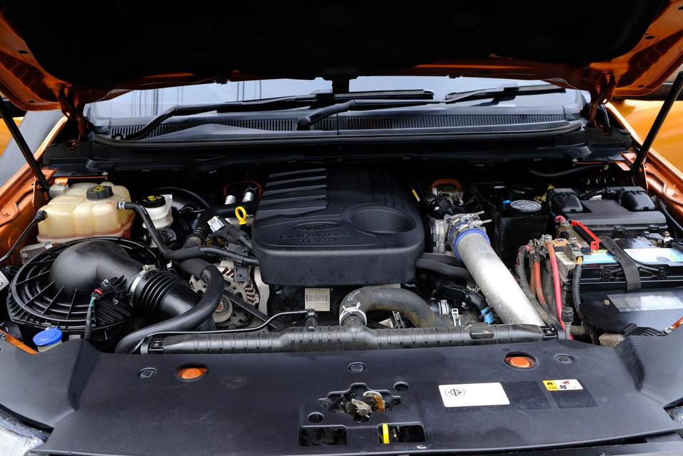  Ford Ranger Wildtrak 3.2 4wd ปี: 2015 สี: ส้ม เกี่ยร์: auto เครื่องยนต์: ดีเชล ไมล์: 11x,xxx Km. 3
