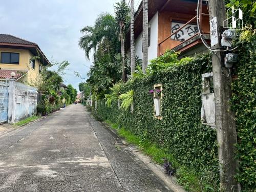 ขายด่วน ที่ดินพร้อมสิ่งปลูกสร้าง หมู่บ้าน วาสนา ซ.หทัยราษฏร์ 11 มีนบุรี 8