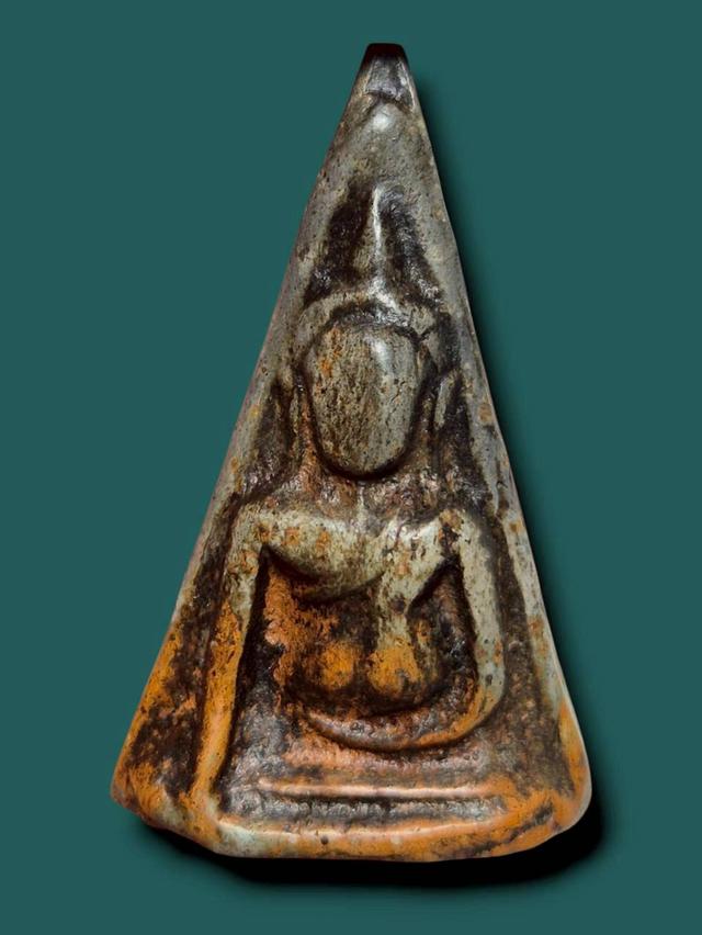 พระนางพญา เปิดให้บูชาจ้า