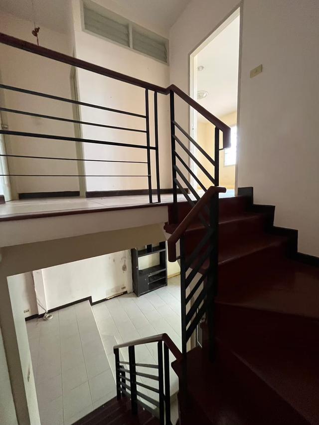 ทาวน์เฮาส์ 2 ชั้น มี3 ห้องนอน 2ห้องน้ำ 1ห้องครัว1ห้องรับแขก 4