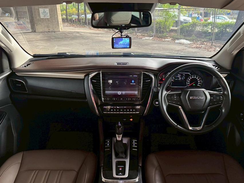 Isuzu Mu-X 1.9 Ultimate 13