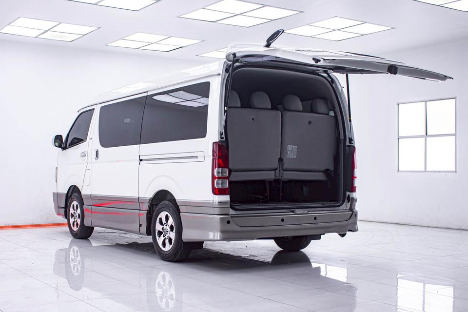 TOYOTA VENTURY 2.7 V 2010  15