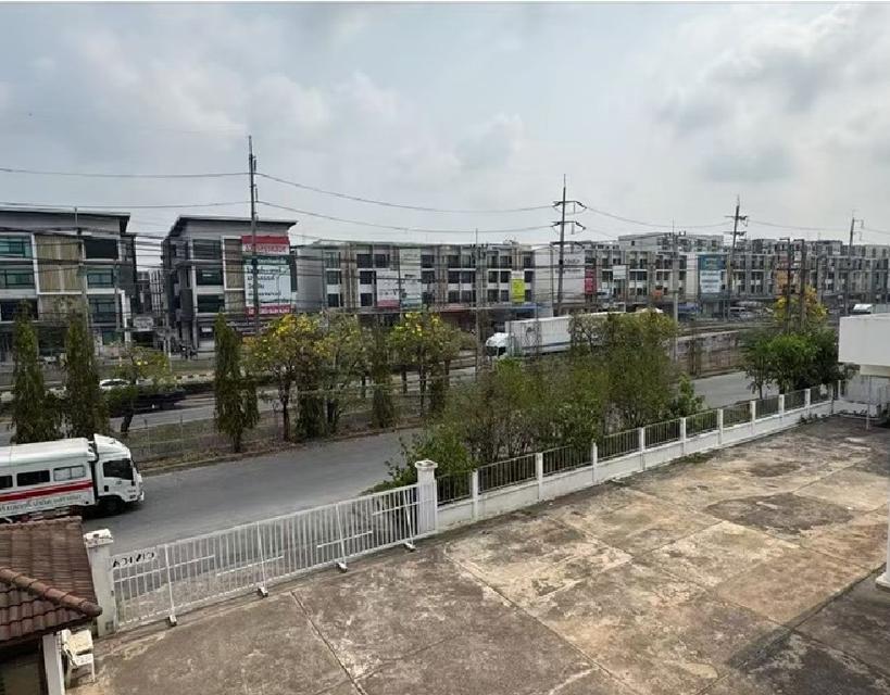 ขายโรงงานพร้อมที่ดินขนาด 2 ไร่ 3 งาน 47 ตร.ว. / ทำเลอยู่ในนิคมอุตสาหกรรมลาดกระบัง 7