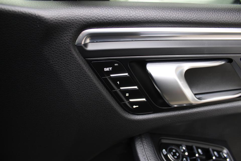 2015 PORSCHE MACAN 2.0 PDK