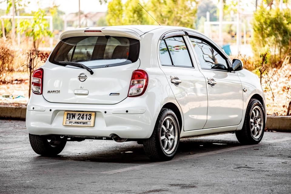 Nissan March 1.2 VL Top ปี 2011 สีขาว เกียร์ Auto 8