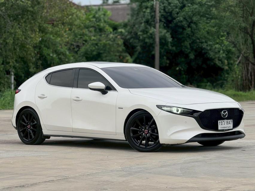 MAZDA 3 SKYACTIVE Hatch 5dr  100th TOP  Sports SA 6sp FWD 2.0i Y2021 สีขาว  เกียรออโต้  2