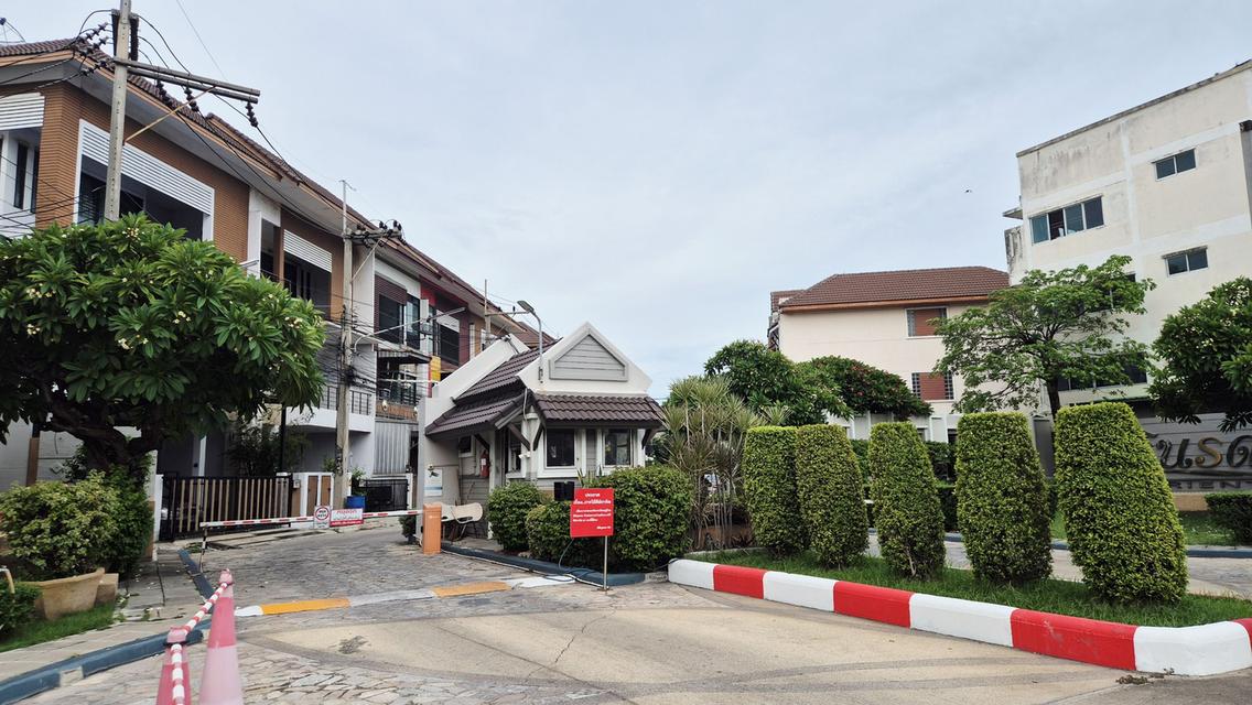ขายทาวน์โฮม 3 ชั้นครึ่ง หมู่บ้านรินรดา ทำเลดี เดินทางสะดวก 18