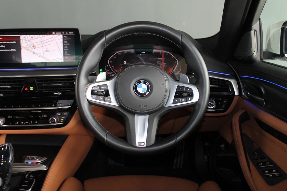 รหัสรถ BM2420 BMW 520d M-Sport LCI 2022 18