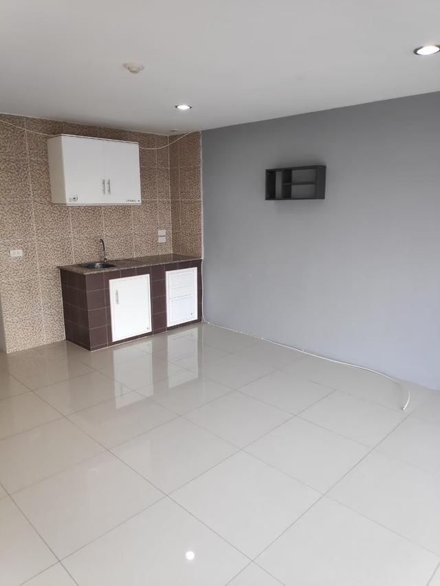 คอนโดมือสอง ราคาคุ้มสุดๆ สุภาพงษ์ เพลส ลาดพร้าว 35 (คอนโด High rise หาไม่ได้อีกแล้ว)อยู่ชั้น 12 พื้นที่ 44.21 ตรม. (เจ้าของขายเอง) 4