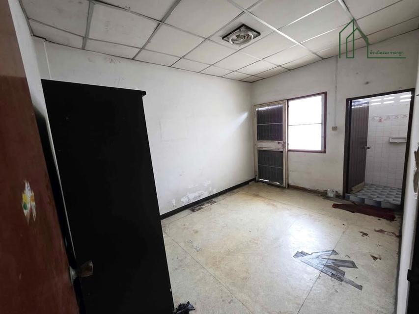 บ้านทาวเฮ้าส์ 2ชั้น หมู่บ้านเฟื่องฟ้าโครงการ2 (ซอยศรีสมิตร) ถ.เทพารักษ์  8