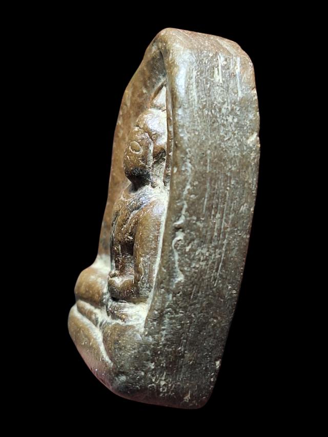 พระซุ้มกอพิมพ์ใหญ่ กรุวัดบรมธาตุ รูปที่ 6