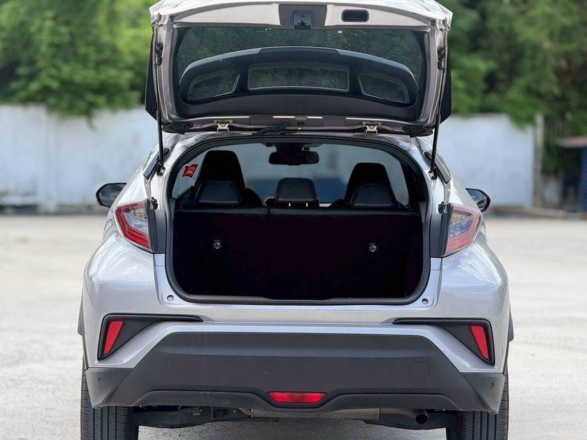 Toyota C-HR Hybrid ปี 2018 Wagon 4dr HV HI TOP CVT FWD top 1.8 (Hybrid) สีเทา ออโต้ รูปที่ 5