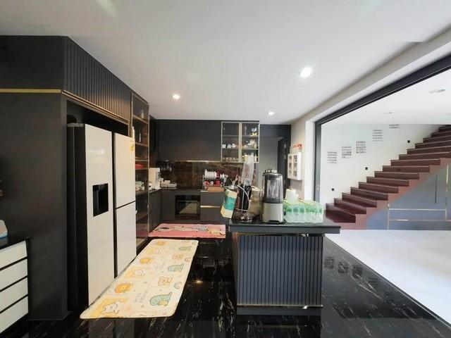 ขาย บ้านเดี่ยว 3 ชั้น สไตส์โมเดิร์น ซอยอินทระ 28 รัชดาภิเษก เขตดินแดง อายุบ้านเพียง 2 ปี 12