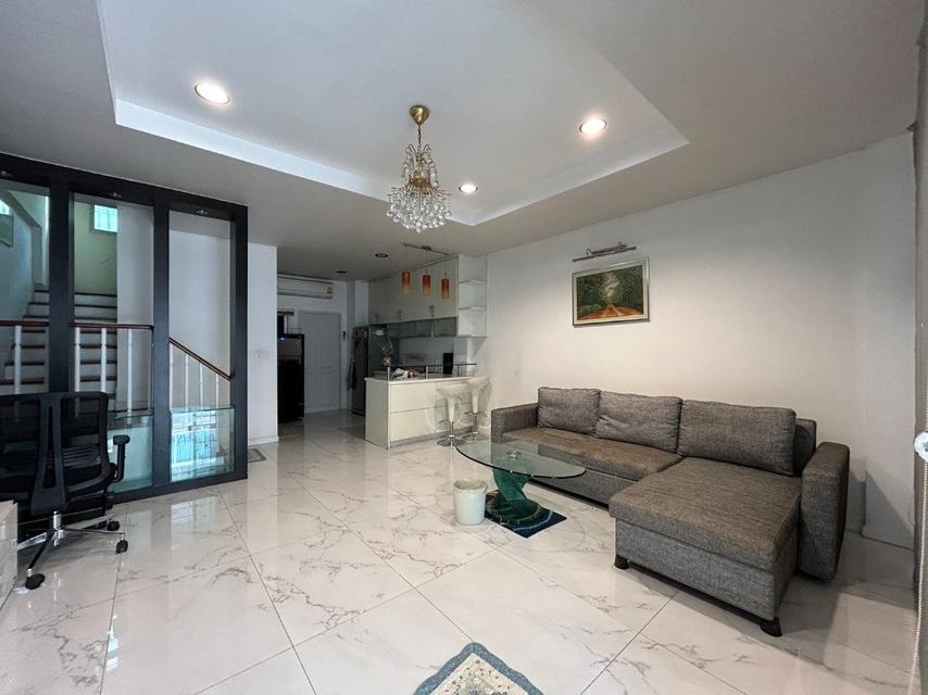 ให้เช่าทาวน์โฮม 3 ชั้น หมู่บ้านกลางเมือง ศรีนครินทร์-พัฒนาการ ใกล้รถไฟฟ้าสายสีเหลือง สถานีหัวหมาก (N.1950) 3