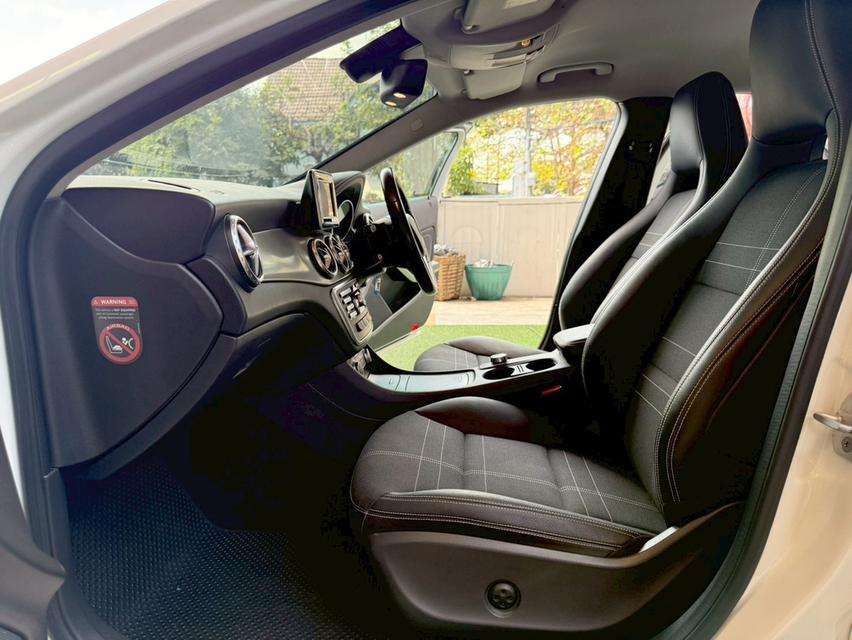 MERCEDES-BENZ GLA200 1.6 Urban ปี 2015 รูปที่ 11