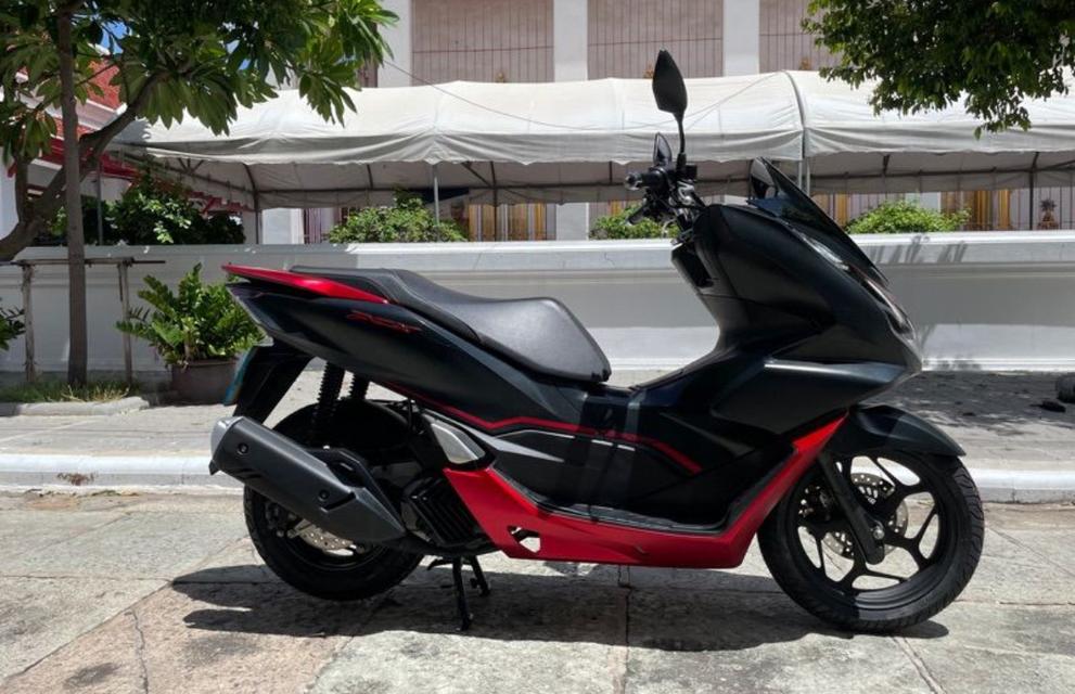 Honda PCX160i สีดำ - แดง