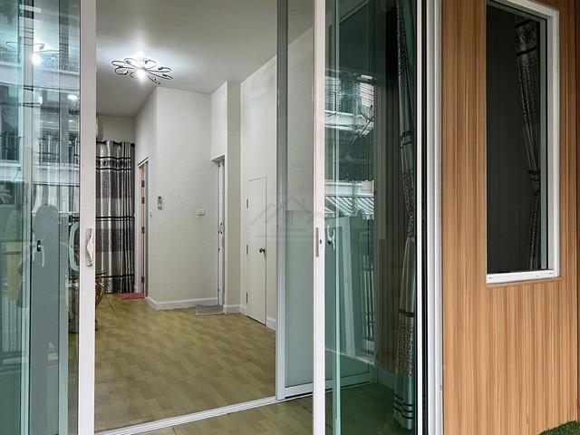 ขายทาวน์โฮม 3 ชั้น หลังมุม ติดสโมสร บ้านกลางเมือง เออร์บาเนี่ยน ศรีนครินทร์ 46-1 แถมบ้านน็อคดาวน์คอนเทนเนอร์บิ้วอิน 2 ตู 3