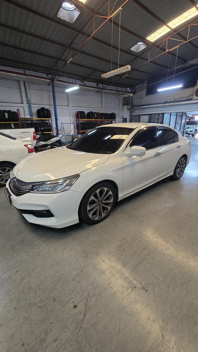 honda accord ปี 2016 สภาพดี ใช้น้อย ไมล์ 160000