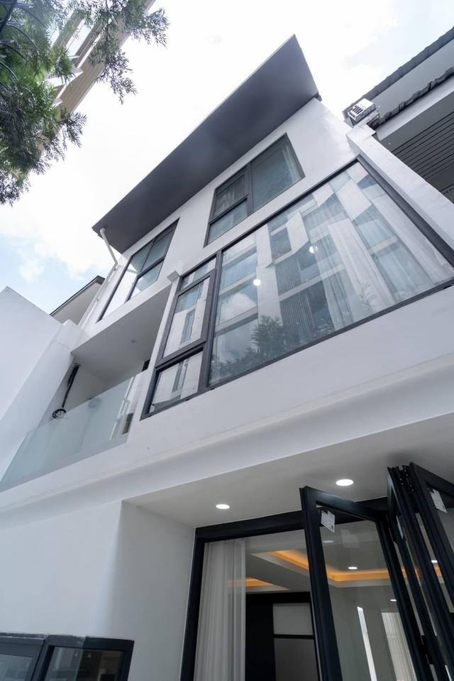 🔥ขาย Townhome 3 ชั้น 25 ตรว ซอยสุขุมวิท 15 ทำเลดี เพียง 1 นาทีถึง โรงเรียนนานาชาติ NIST และ 5 นาที ถึง BTS อโศก 8