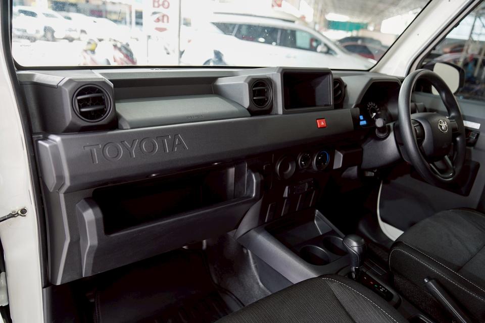 TOYOTA HILUX CHAMP 2.4 DIESEL LWB AT ปี 2024  9