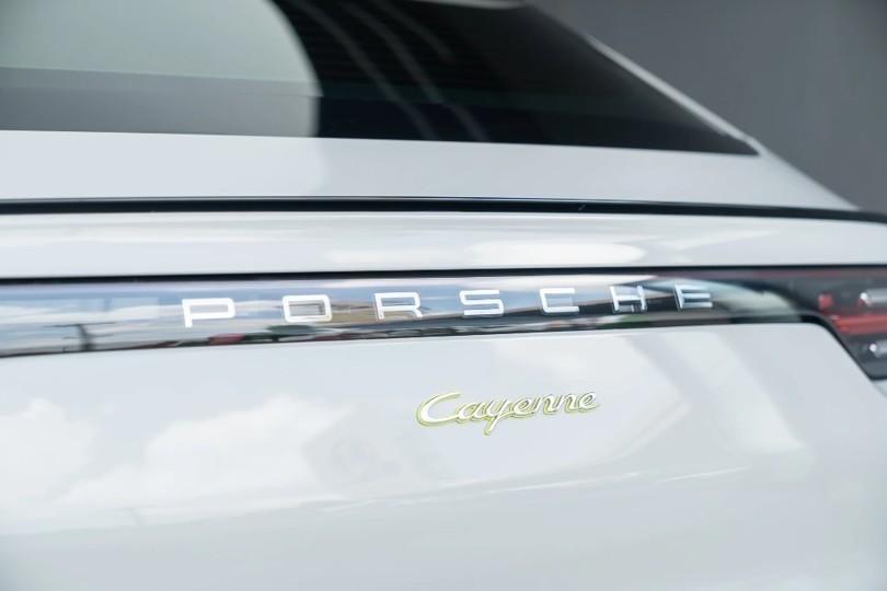 Porsche Cayenne E-Hybrid Coupe 2022 สี Crayon รูปที่ 5