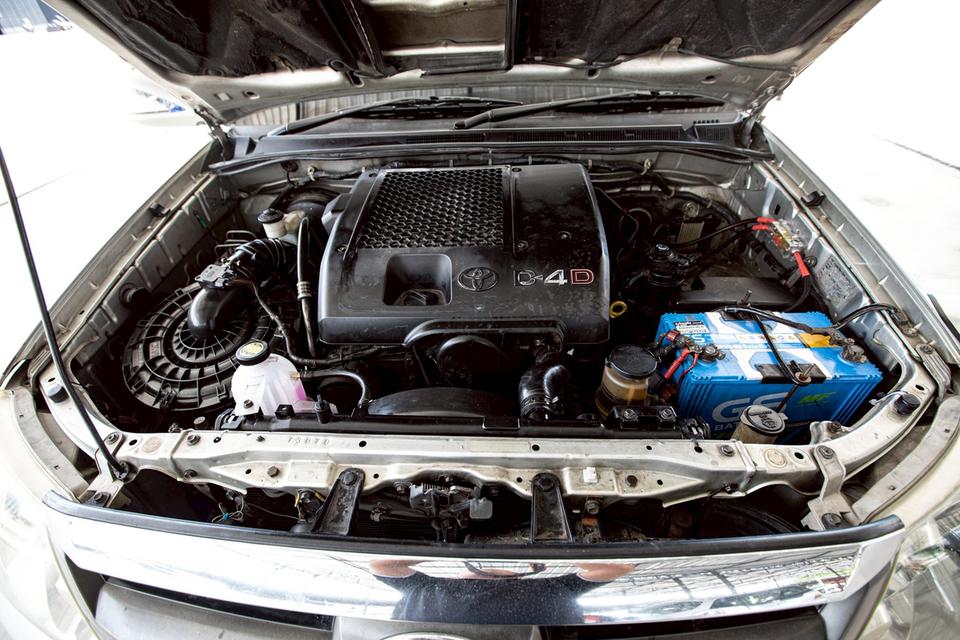 TOYOTA FORTUNER 3.0V 4WD สีเทา เกียร์ออโต้ ปี 2005 แต่งครบๆ หลักแสน 8