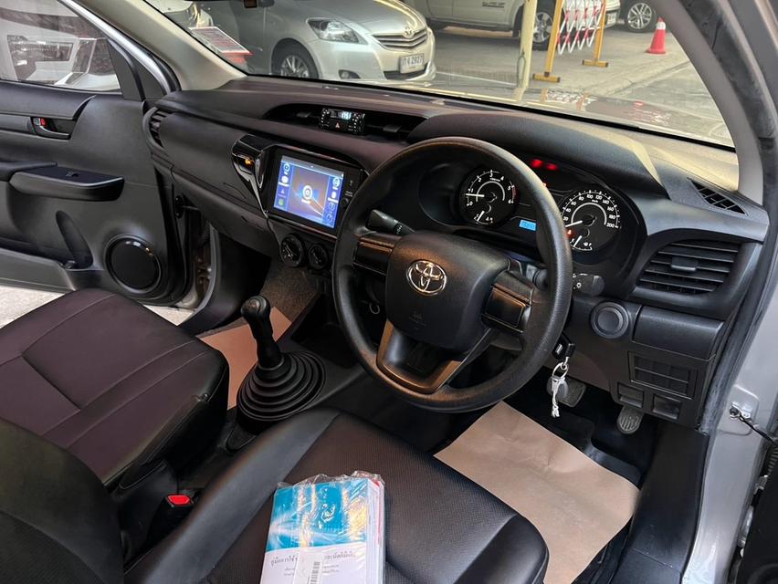 TOYOTA REVO ปี 2022 รุ่น 2.4 ตอนเดียว Z edition เกียร์ธรรมดา สีเทา รถบ้านมือเดียว เลขไมล์น้อยมากๆ 5หมื่นกว่าkm ซื้อมา รูปที่ 9
