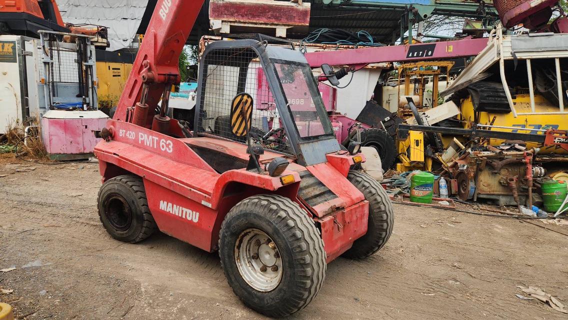 าย รถยก โฟล์คลืฟต์ บูมยื่น Manitou ยกได้ 2 ตัน เกียร์ออโต้ เสาสูง 4.5 เมตร งากระดก เก่านอกแท้ 6