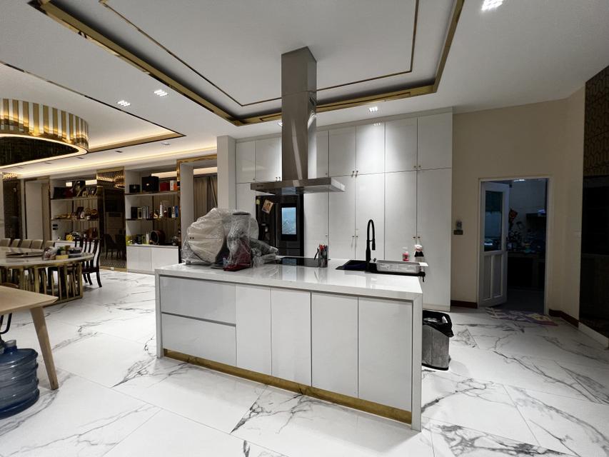 บ้านหรู พร้อมสระว่ายน้ำในบ้าน Q House Avenue ราชพฤกษ์ - พระราม 5