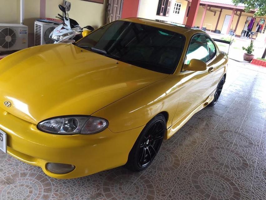 Hyundai Tiburon สีเหลือง 3