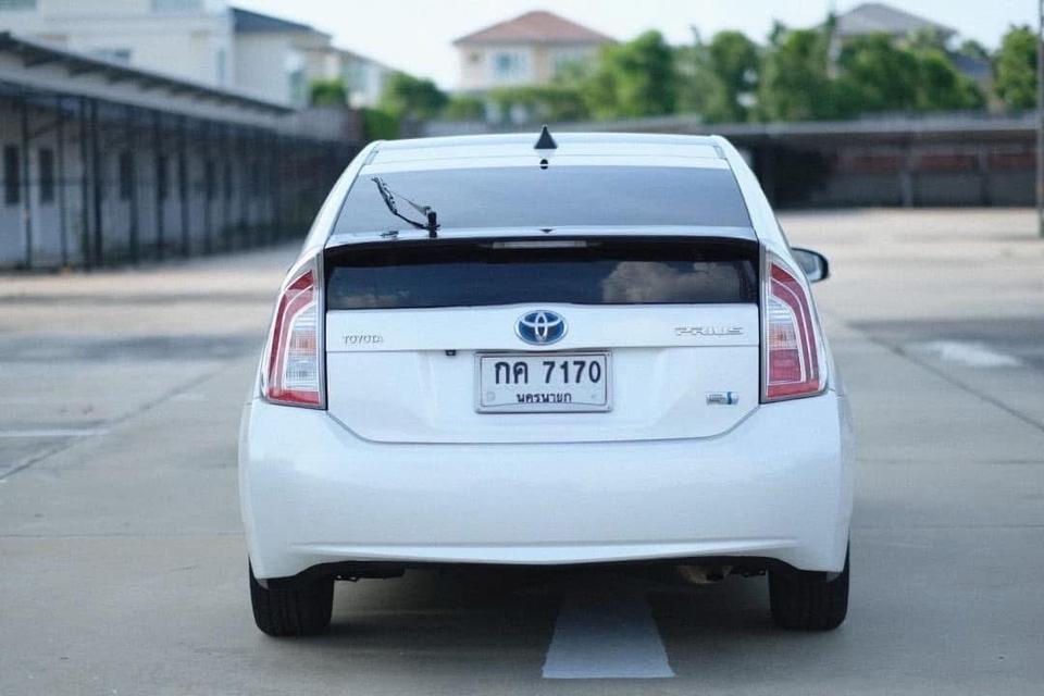 ส่งต่อรถยนต์ Toyota Prius ใช้งานเอง 2