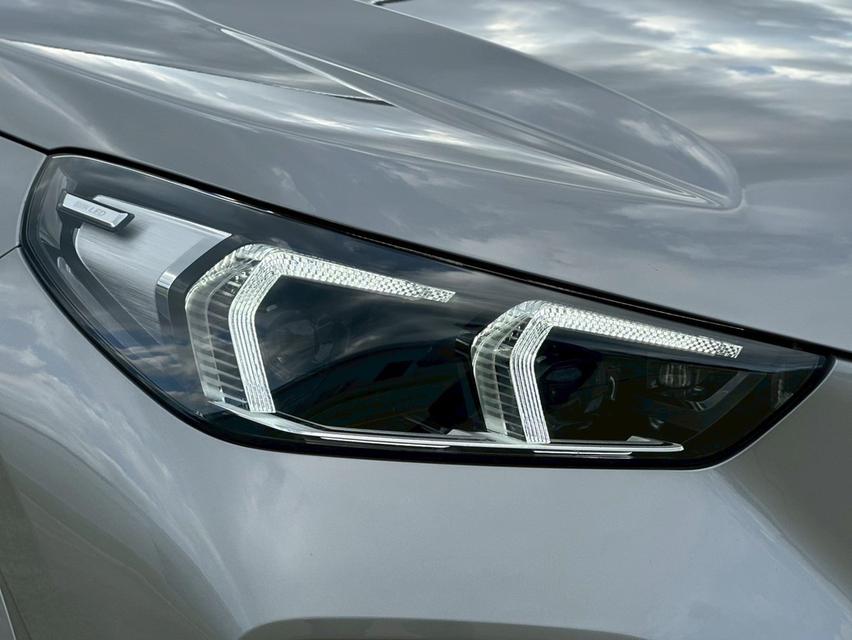 BMW X1 sdrive20i M Sport (U11) 2024 จด25 วิ่งไปเพียง 6พันโลเท่านั้น รถใหม่มาก ประหยัดไปหลายแสนเลยครับ