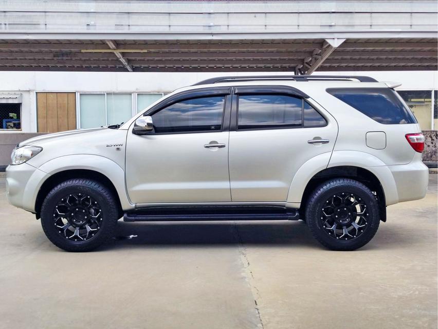 รหัสรถ CAT9702 2010 TOYOTA FORTUNER 2.7V ออโต้ ตัวท้อป สีบรอนซ์เทา เบนซิน 2