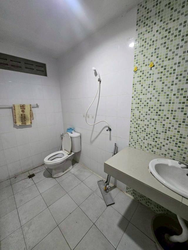 ขาย/ให้เช่าโรงงาน โกดัง คลังสินค้า ออฟฟิศ 2ชั้น ซอยเจอาร์2 ต.บางน้ำจืด จ.สมุทรสาคร 8