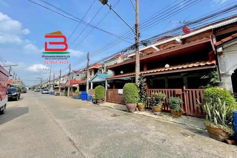 ทาวน์เฮาส์ หมู่บ้าน ประดู่แดง คลองหลวง (ซอยบงกช 48) เนื้อที่ 36.4 ตรว. ใกล้วัดแสงสรรค์ ถนน รังสิต-นครนายก ตำบลคลองสอง อำเภอคลองหลวง จังหวัดปทุมธานี 1
