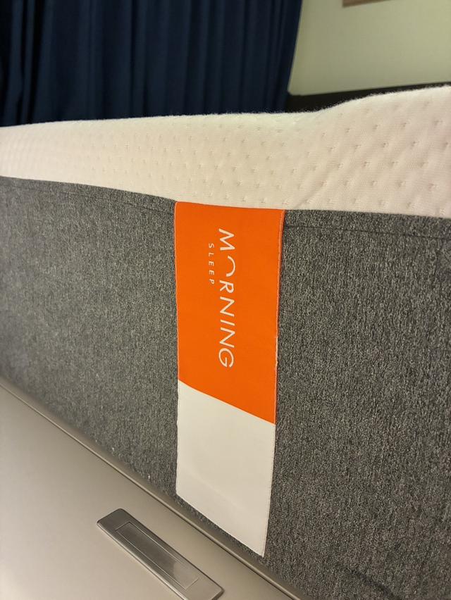 ฟูก 6 ฟุต ที่นอนพรีเมียม สภาพนางฟ้า 95% + แถม Topper (เจ้าของใช้เอง สะอาดมากค่ะ๗