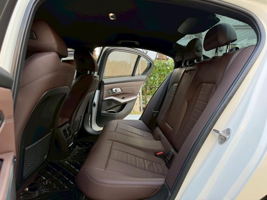 #BMW 320D M SPORT ปี 21 จด22 G20 สีขาว ✨รถมือเดียว สภาพป้ายแดง สีเดิมทั้งคัน  BSI ถึง 30 พ.ย. 69 หรือ 100,000 km. Warranty ถึง 30 พ.ย. 69 หรือ 200,000 รูปที่ 15