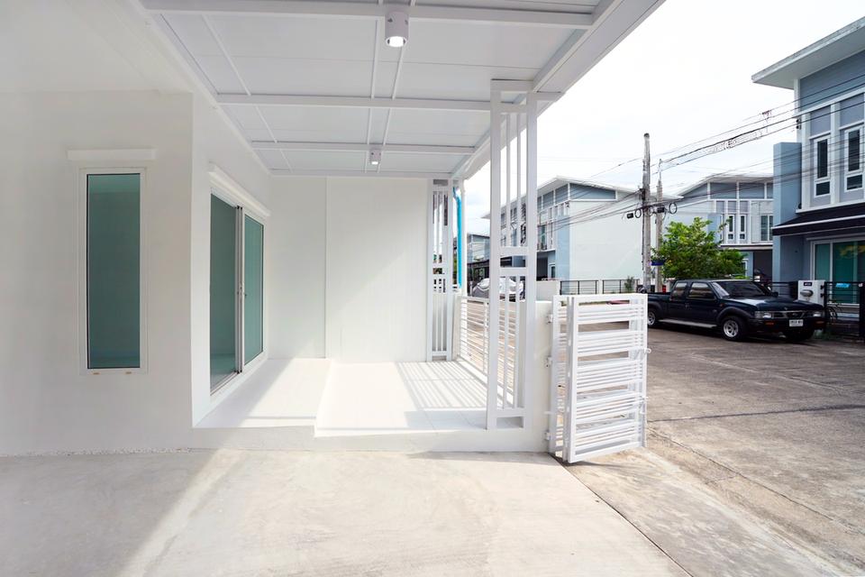 ทาวน์เฮ้าส์หมู่บ้านลภาวัน 22  2