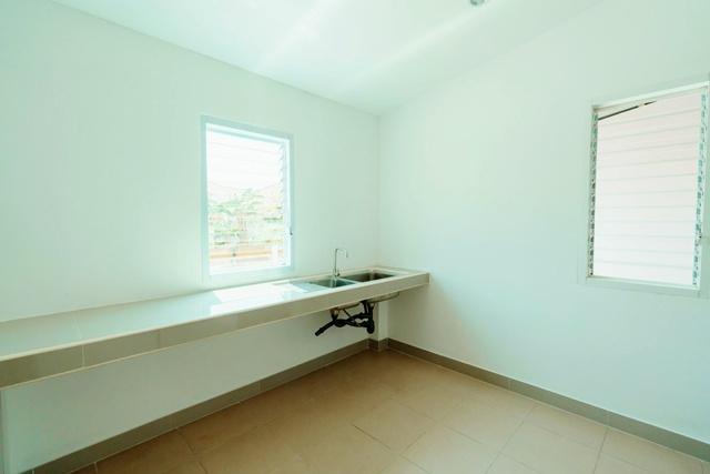 โลตัส พลัสมอลล์ อมตะ 1.6 กม. ให้เช่า ทาวน์โฮม 2 ชั้น หน้ากว้าง 8 เมตร เท่ากับ2คูหา นิคมอมตะนคร 1.2 กม.หน้ากว้างพิเศษ ทำเ 6