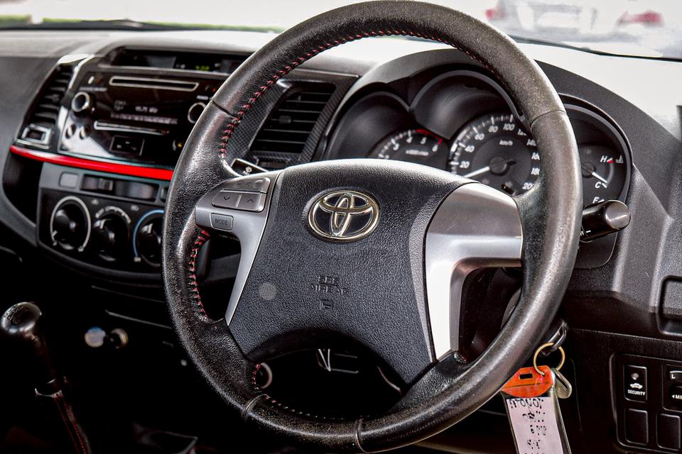 TOYOTA VIGO 2.5 E TRD ปี 2014 10