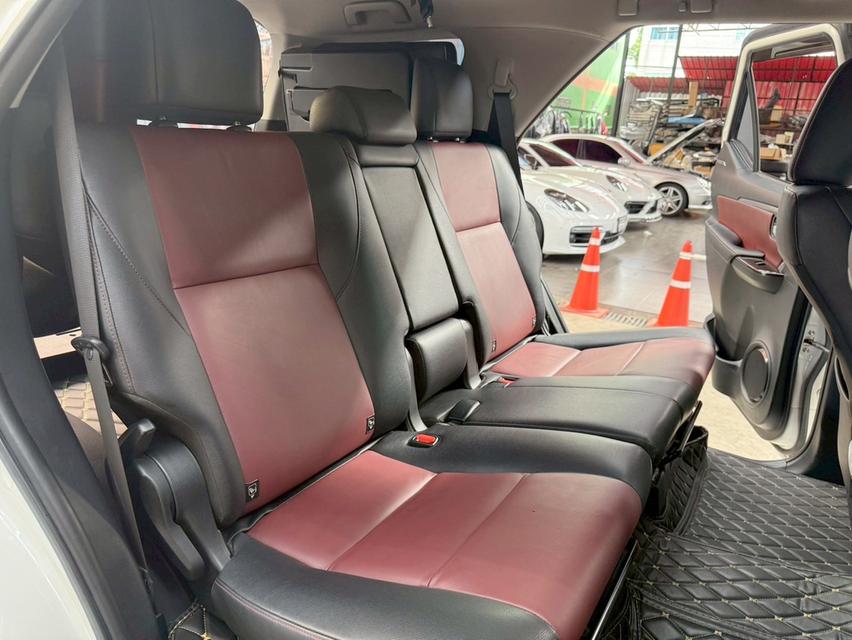 TOYOTA FORTUNER 2.8 TRD Sportivo 2WD ปี2018 9