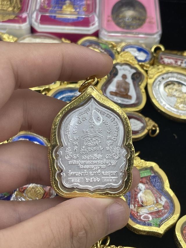 หลวงพ่อรวย รวยพันล้าน