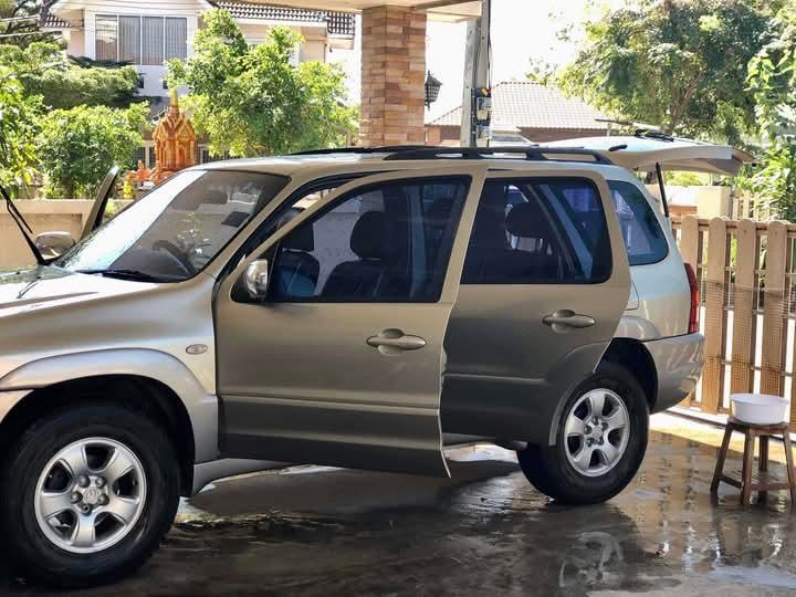 Mazda Tribute V6 11