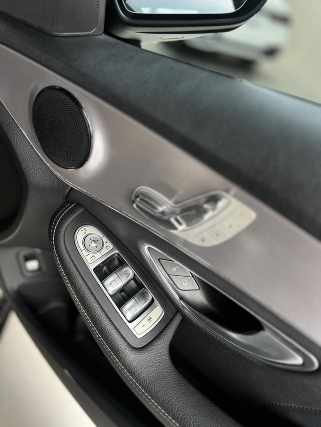 Benz C300e AMG 10