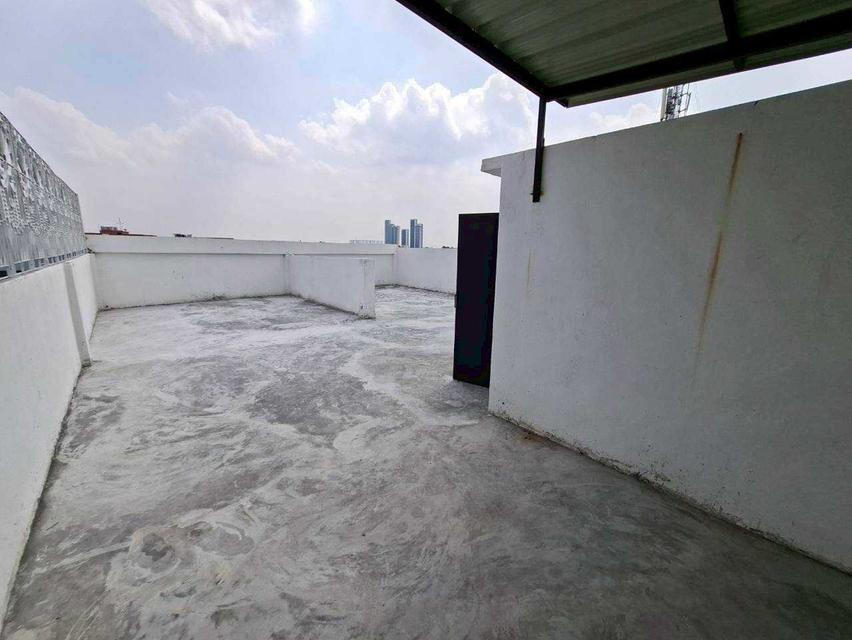 ให้เช่าอาคาร 2 ห้อง 3 ชั้นครึ่ง + ดาดฟ้า ทำเลทอง ลาดพร้าว 71 (ตรงข้ามตลาดนัด ใกล้ป้ายรถเมล์) (N.1723) 19