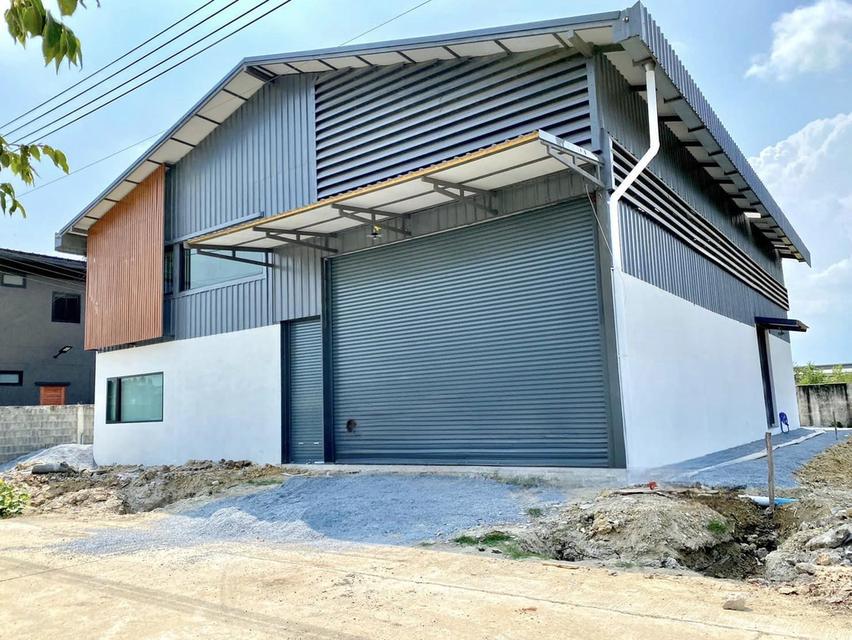 ขายที่ดินพร้อมสร้างใหม่