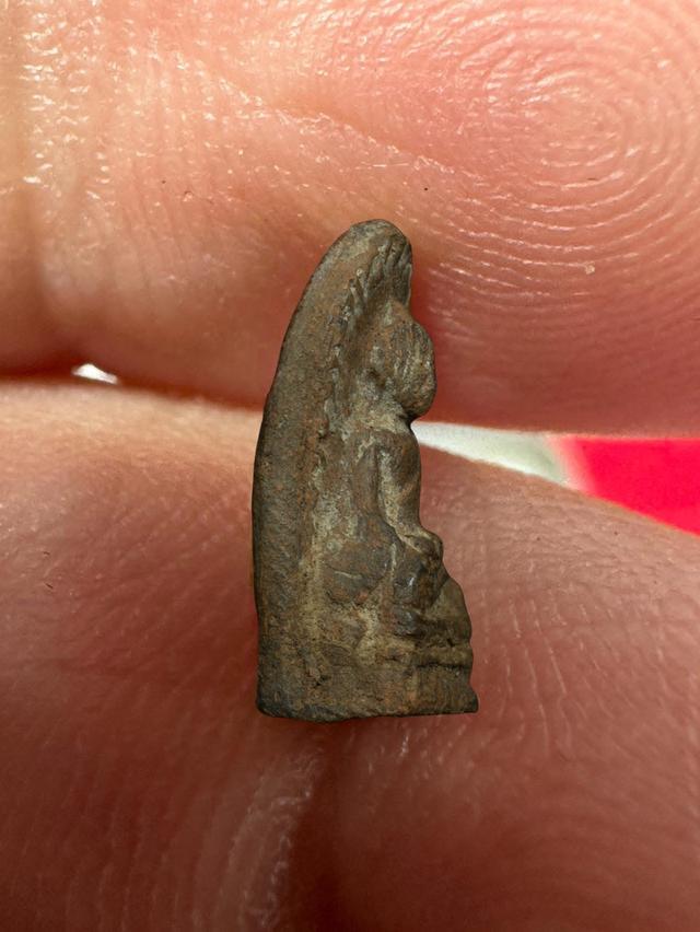 พระรอด วัดสิงห์ ปี 2496 จารเลข 5 4