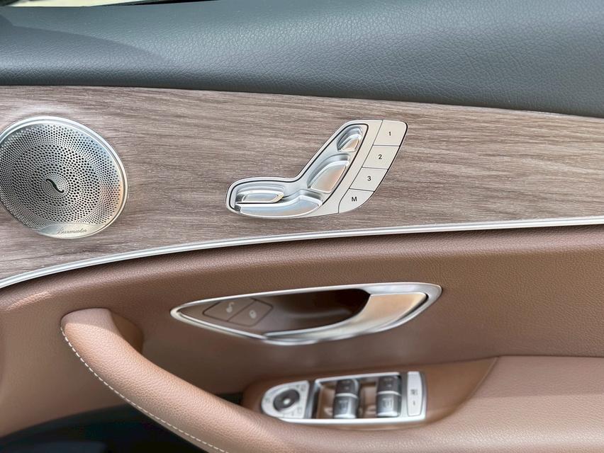 Mercedes-Benz E300e Avantgarde Facelift (W213) ปี 2021 12
