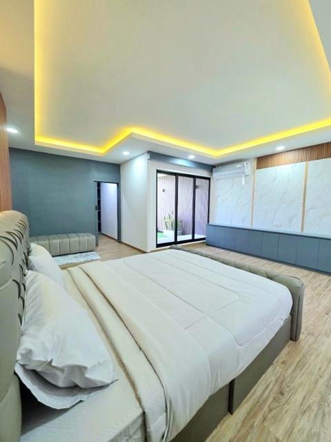 สุกี้ตี๋น้อย บางละมุง 50ม. ให้เช่าบ้านสไตล์โมเดิร์น Luxury ตกแต่งครบ สุขุมวิทพัทยา9-19 หาดกระทิงลาย จัดเต็มเฟอร์ฯ 3นอน 4 8