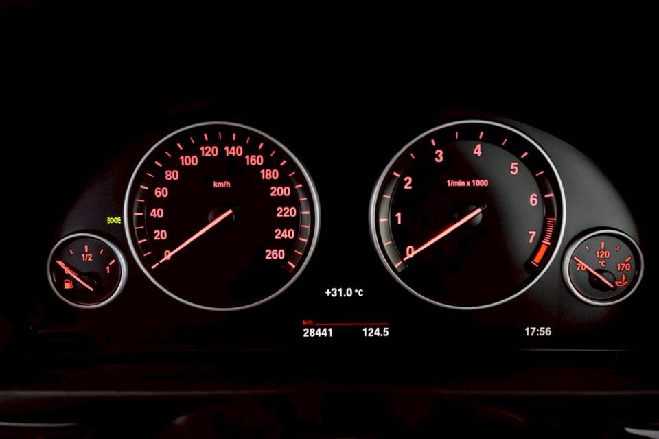 รหัสรถ PR44 📌BMW 528i Luxury Line (Model F10 LCI) 11